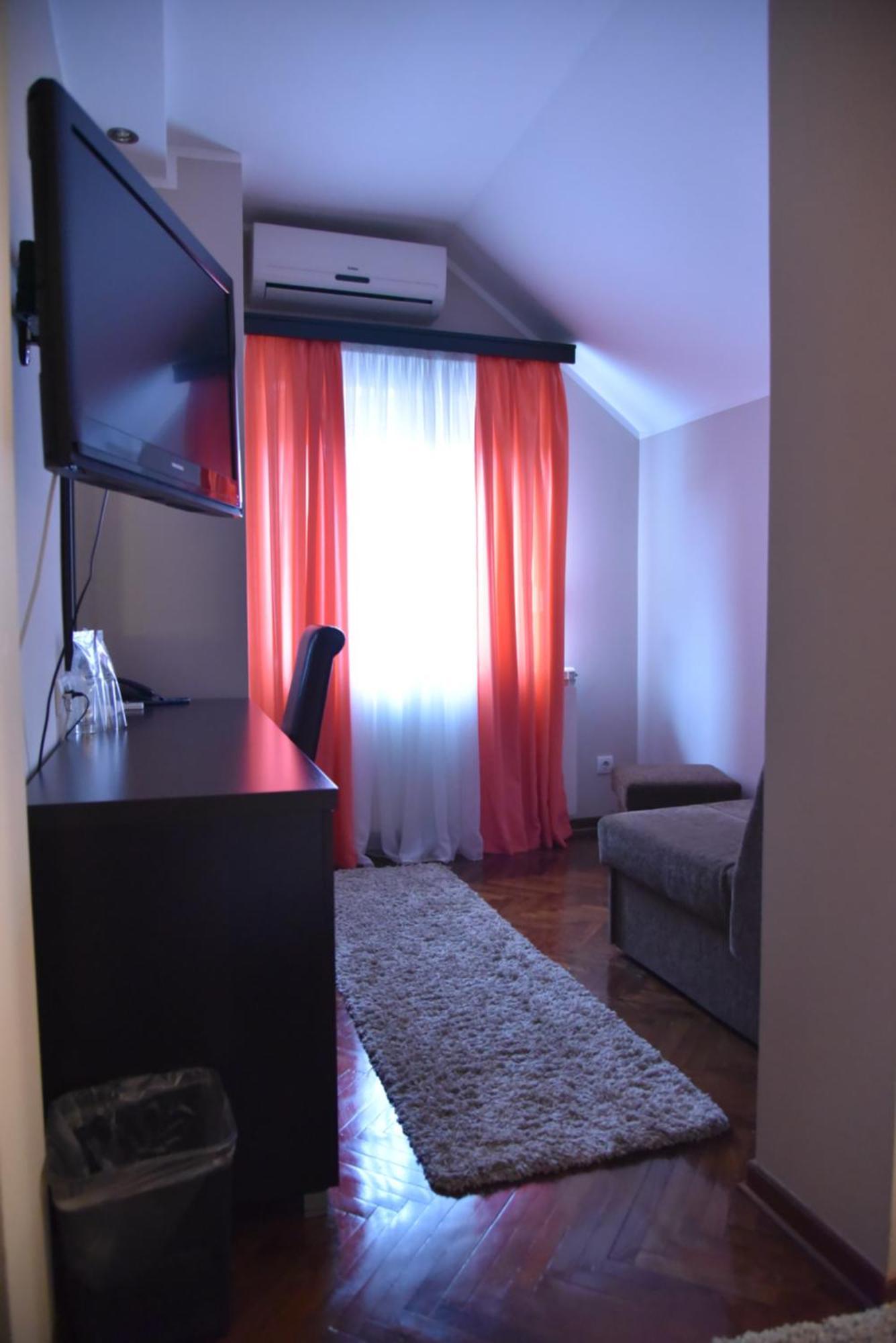 B&B Park Sremcica 외부 사진
