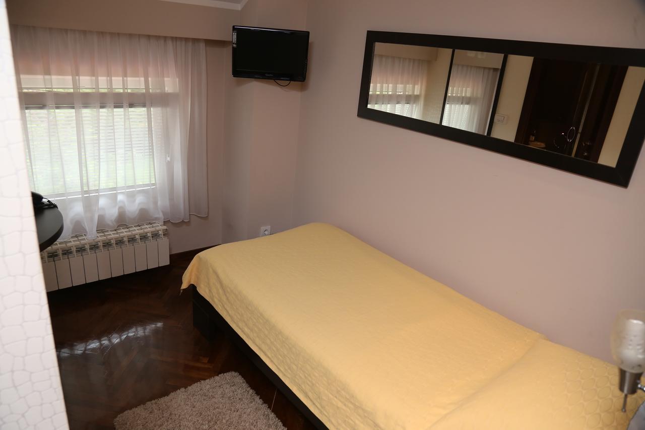 B&B Park Sremcica 외부 사진