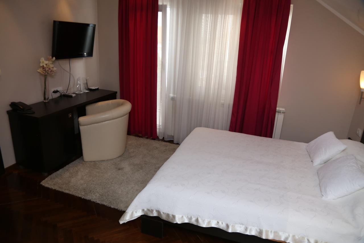 B&B Park Sremcica 외부 사진